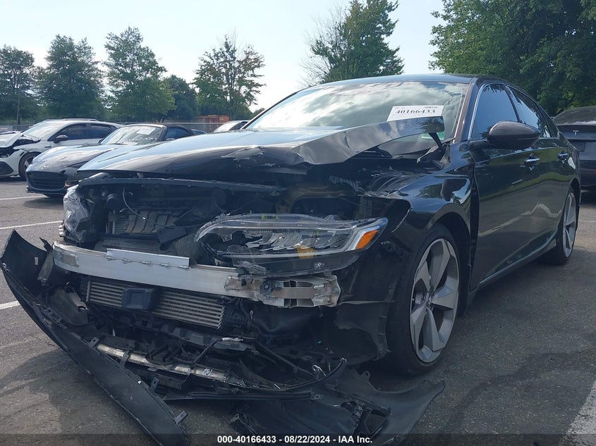 VIN 1HGCV1F96JA038677 2018 HONDA ACCORD TOURING