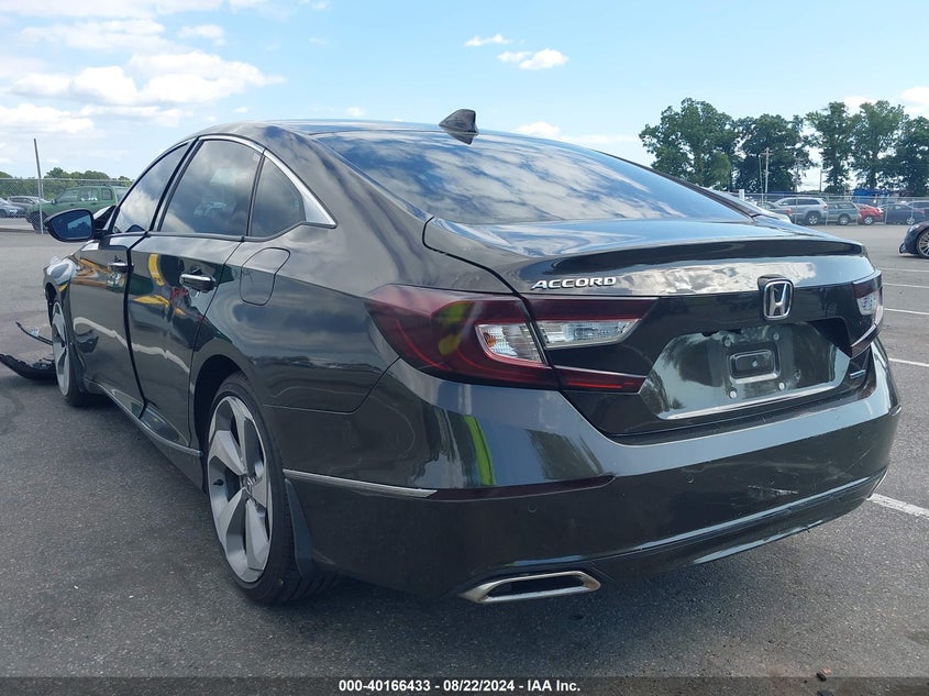 VIN 1HGCV1F96JA038677 2018 HONDA ACCORD TOURING