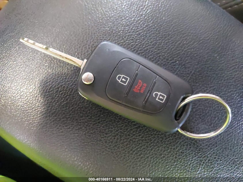 2013 Kia Soul + VIN: KNDJT2A62D7521468 Lot: 40166911