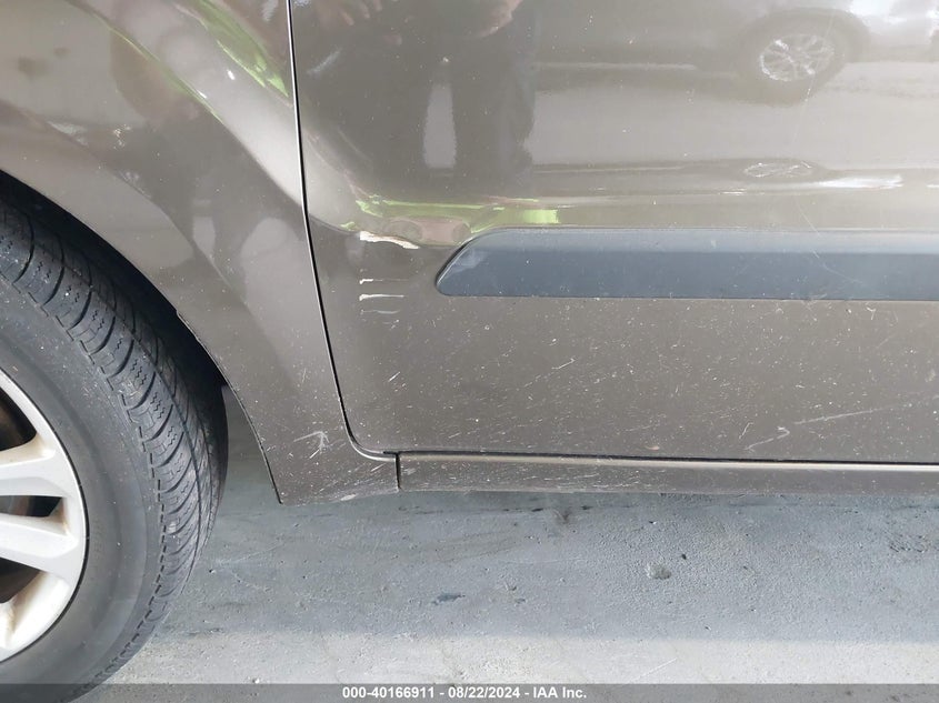 2013 Kia Soul + VIN: KNDJT2A62D7521468 Lot: 40166911