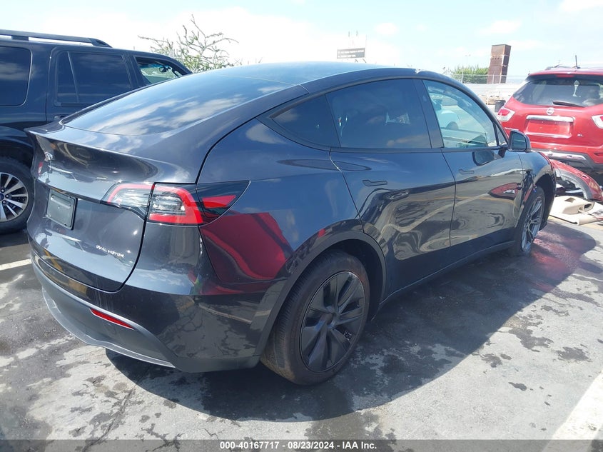 VIN 7SAYGDEE0RF125799 2024 TESLA MODEL Y