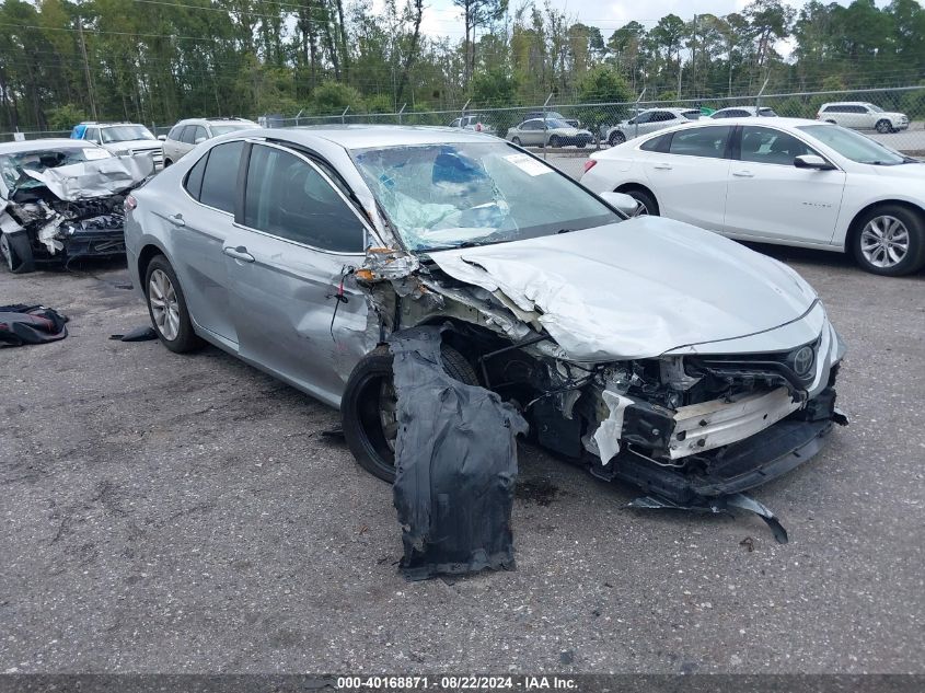 4T1B11HK8JU520857 2018 TOYOTA CAMRY - Image 1