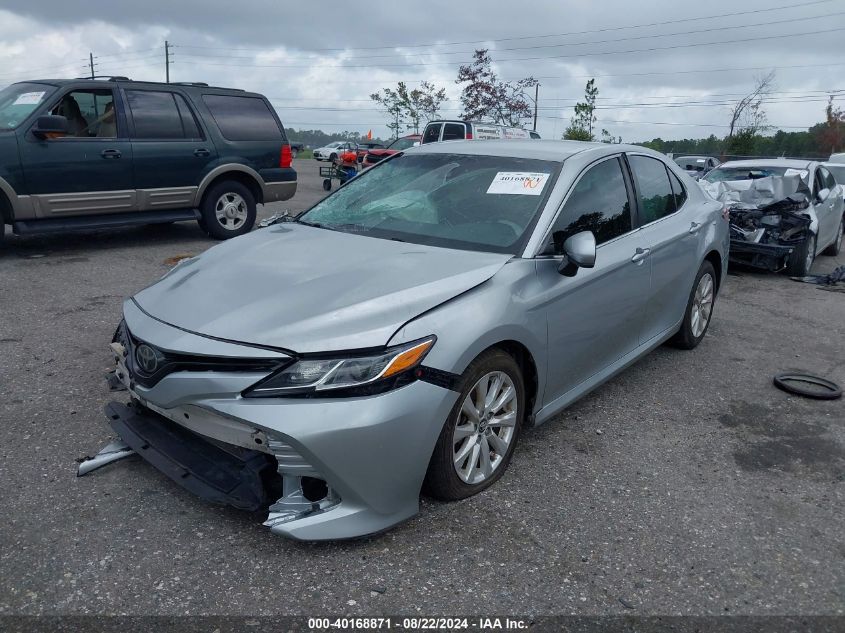 4T1B11HK8JU520857 2018 TOYOTA CAMRY - Image 2