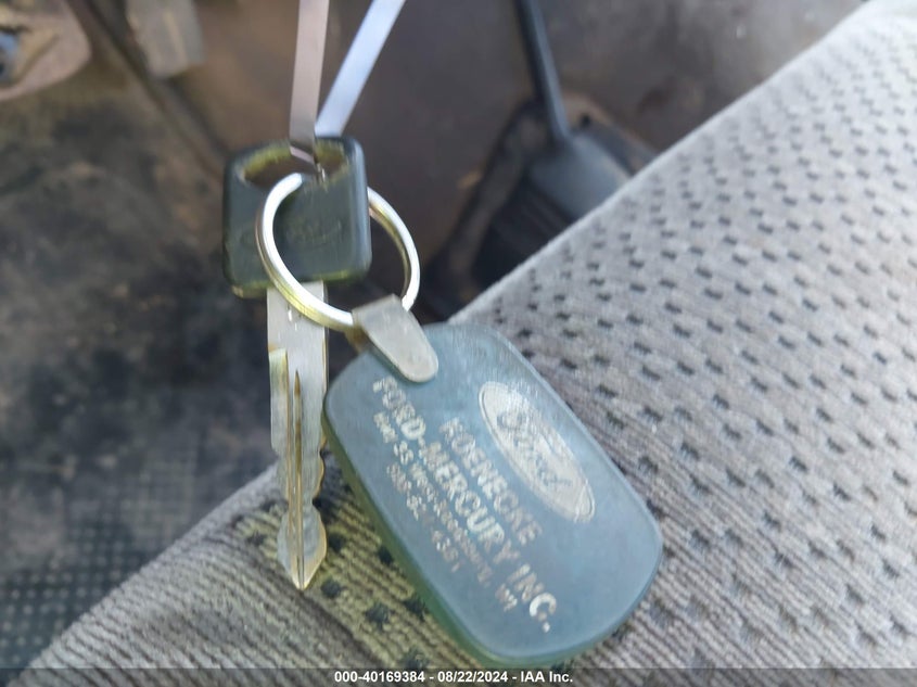 2001 Ford F-250 Xl/Xlt VIN: 1FTNF21F61ED59232 Lot: 40169384