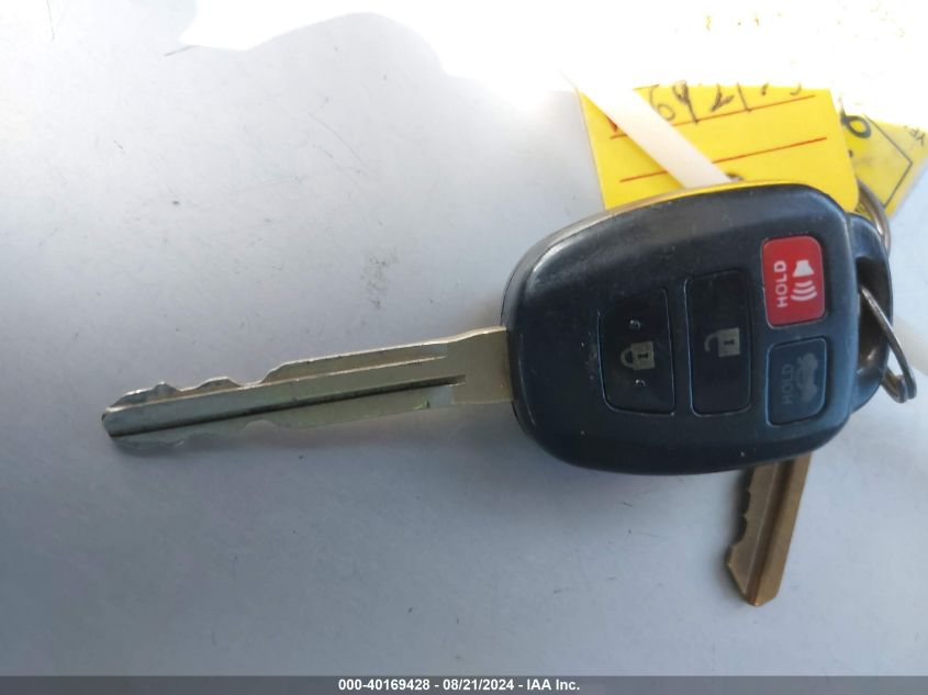 VIN 5YFBURHEXHP692173 2017 TOYOTA COROLLA SE