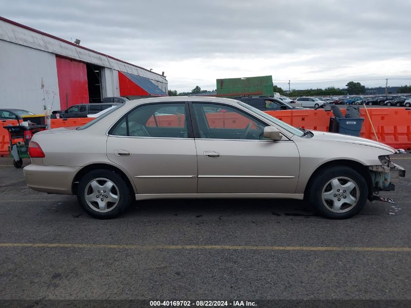 2000 Honda Accord 3.0 Ex VIN: 1HGCG1655YA018700 Lot: 40169702