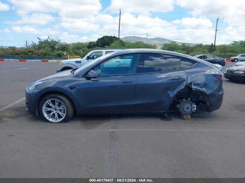 2023 Tesla Model Y VIN: 7SAYGAEE8PF583828 Lot: 40170437