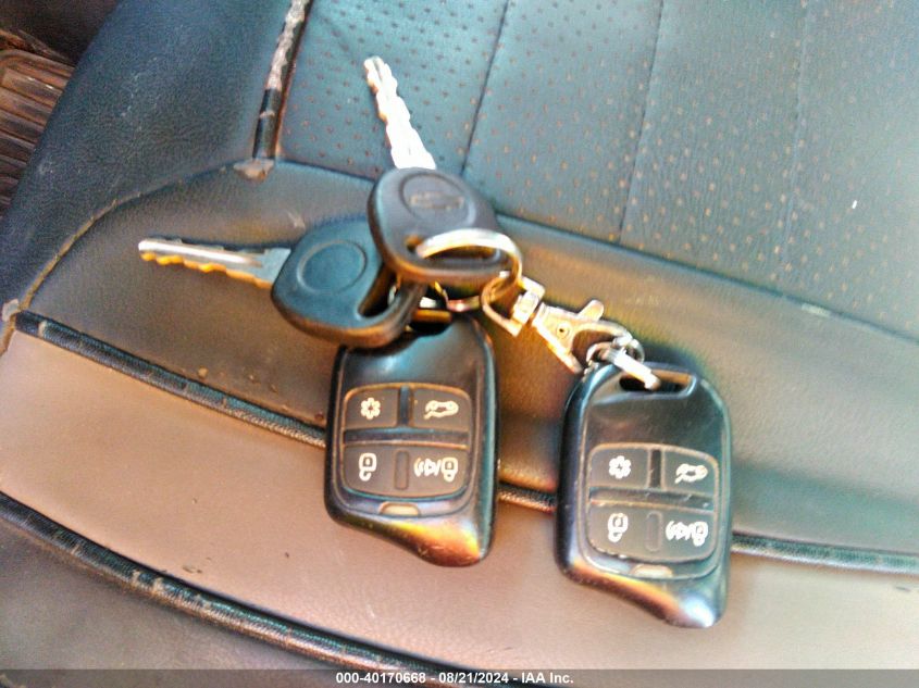 2008 Chevrolet Express Work Van VIN: 1GCGG25K381117805 Lot: 40170668