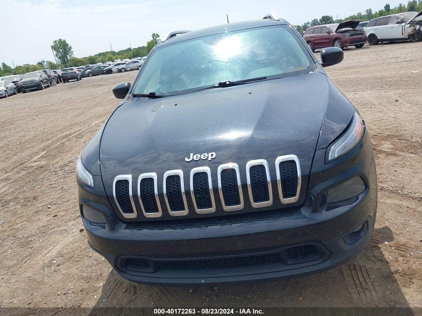 2018 JEEP CHEROKEE LATITUDE 4X4 - 1C4PJMCX6JD615027