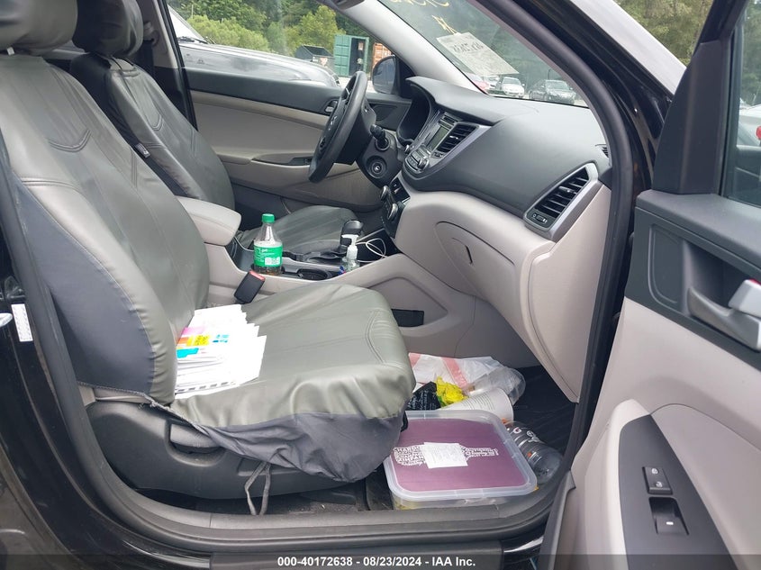 2017 HYUNDAI TUCSON SE - KM8J3CA42HU575683