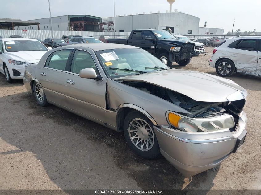 2000 Lincoln Town Car Signature VIN: 1LNHM82W7YY933359 Lot: 40173859