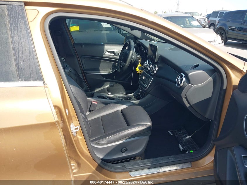 VIN WDCTG4GBXJJ453040 2018 MERCEDES-BENZ GLA 250 4MATIC