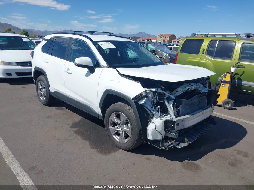 TOYOTA RAV4 XLE 2022