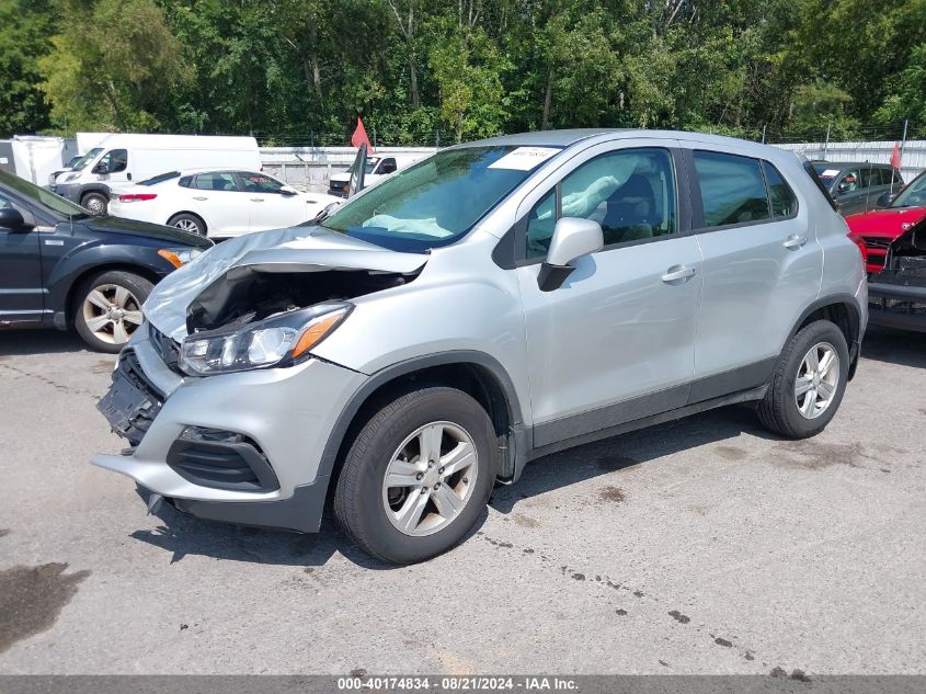 VIN 55SWF4KB2HU226132 2017 CHEVROLET TRAX no.2