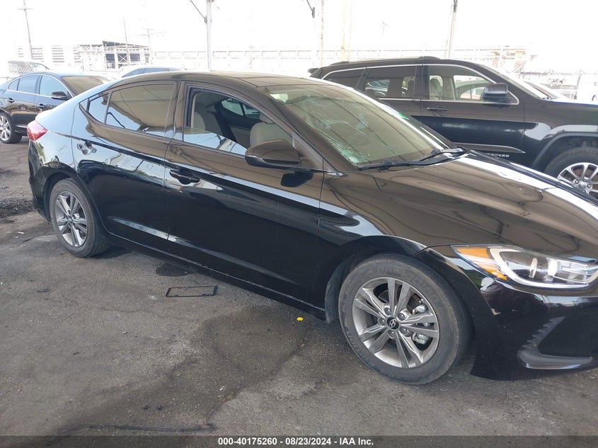 VIN 5NPD84LF9JH239634 2018 HYUNDAI ELANTRA SEL