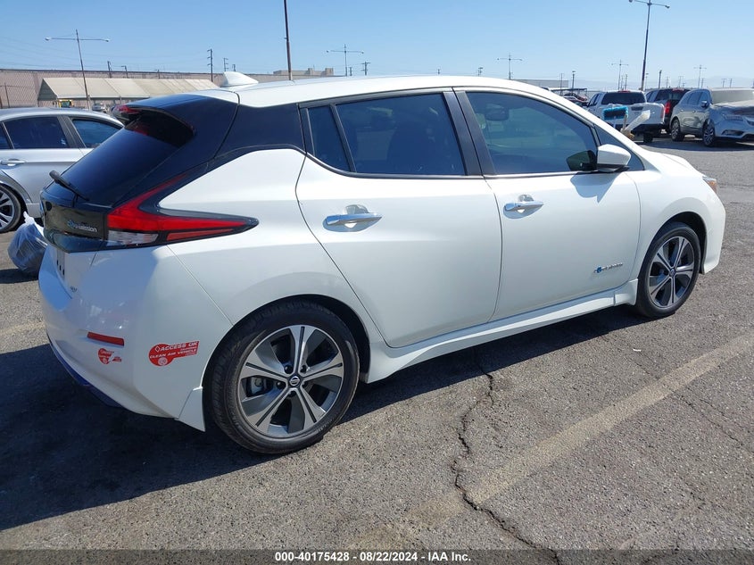 VIN 1N4AZ1CPXJC310011 2018 NISSAN LEAF SV