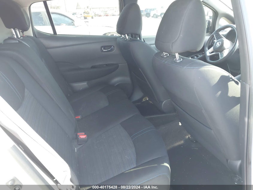 VIN 1N4AZ1CPXJC310011 2018 NISSAN LEAF SV