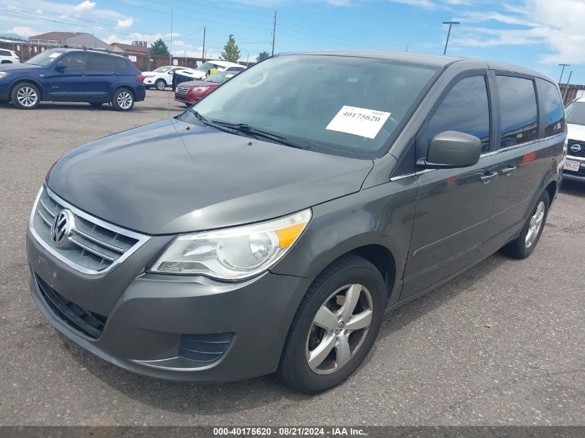 2V4RW3D15AR231192 2010 Volkswagen Routan Se