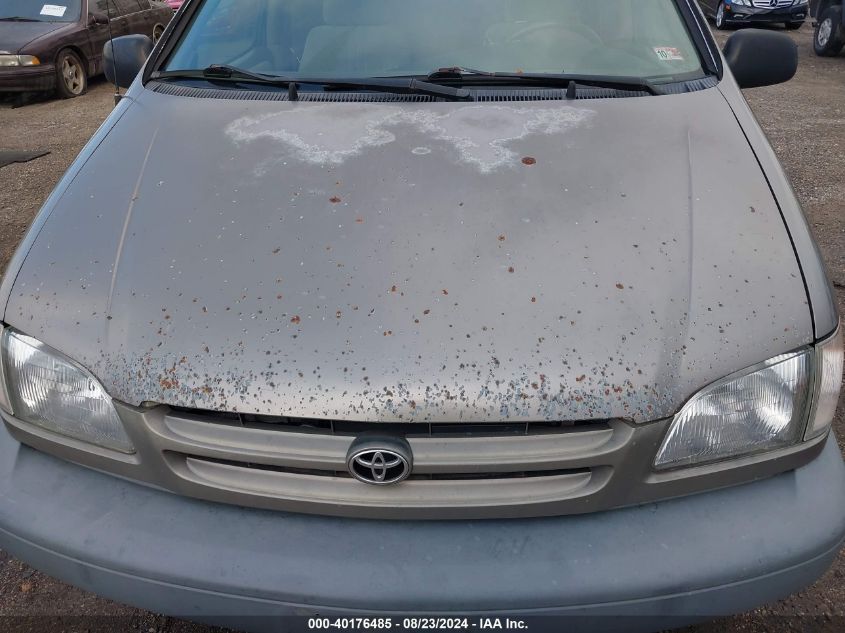 1999 Toyota Sienna Le VIN: 4T3ZF13C5XU135482 Lot: 40176485