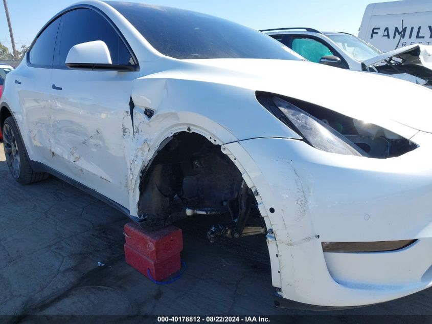 2022 Tesla Model Y Performance Dual Motor All-Wheel Drive VIN: 7SAYGDEF3NF547441 Lot: 40178812