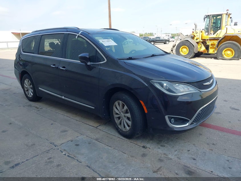 2019 Chrysler Pacifica Touring L black van flexible 2C4RC1BG3KR613530 photo #1