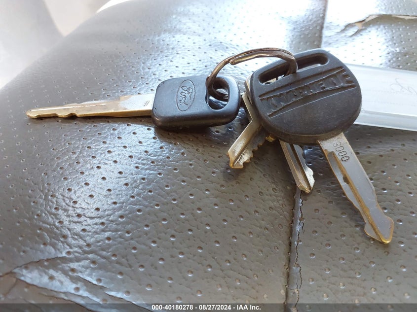 2010 Ford E-350 Cutaway VIN: 1FDSE3FL3ADA52662 Lot: 40180278