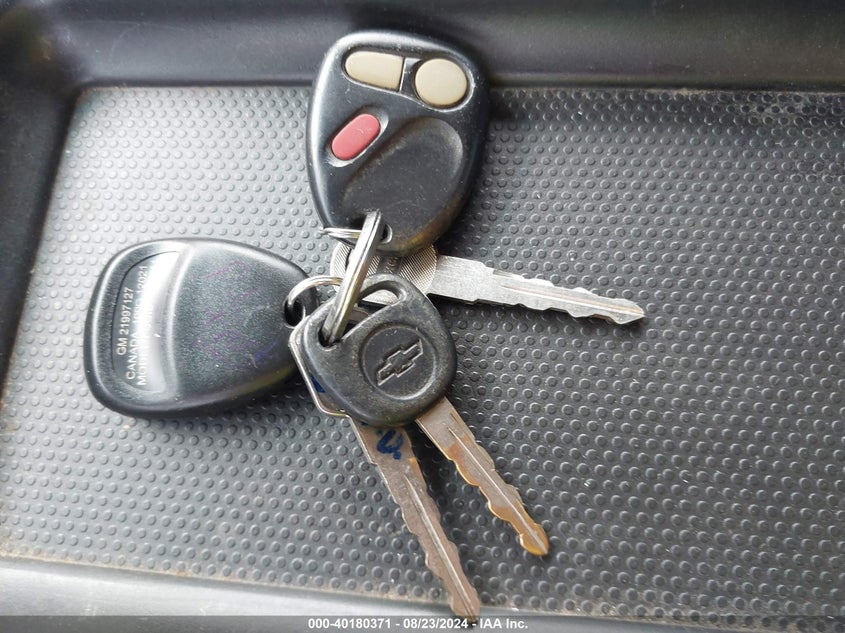 2001 Chevrolet Silverado 1500 Ls VIN: 2GCEC19T011394055 Lot: 40180371