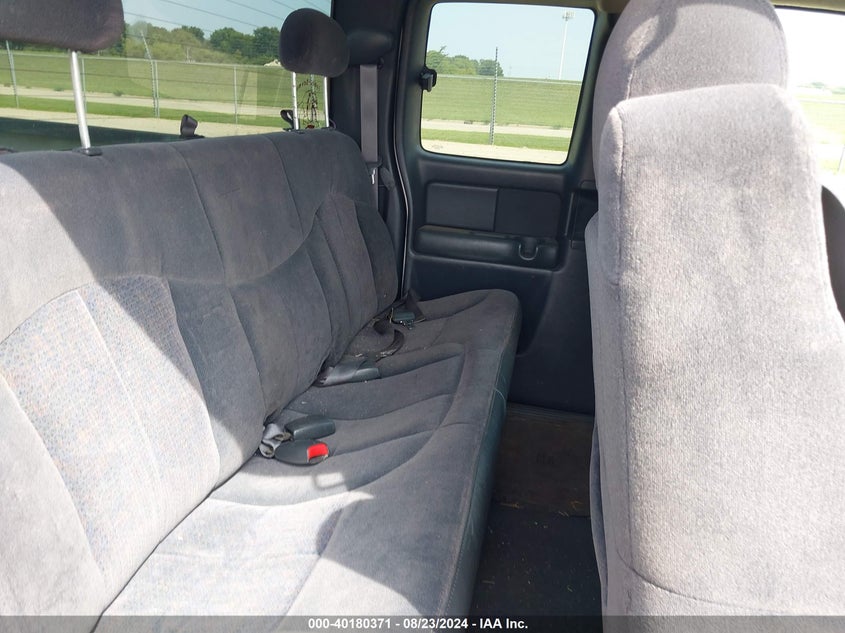 2001 Chevrolet Silverado 1500 Ls VIN: 2GCEC19T011394055 Lot: 40180371