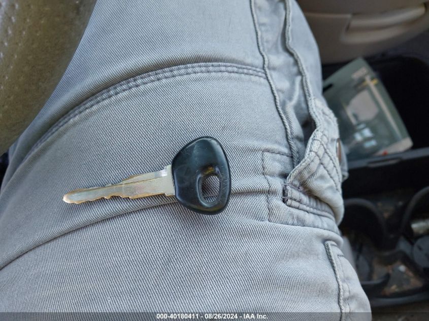 2000 Mazda Mpv Dx/Es/Lx VIN: JM3LW28G2Y0122211 Lot: 40180411