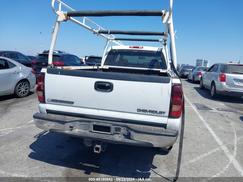 2005 Chevrolet Silverado 2500Hd Ls VIN: 1GCHC23225F824010 Lot: 40180952