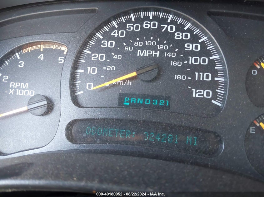 2005 Chevrolet Silverado 2500Hd Ls VIN: 1GCHC23225F824010 Lot: 40180952