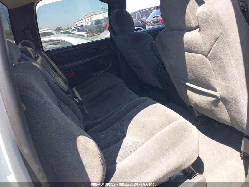 2005 Chevrolet Silverado 2500Hd Ls VIN: 1GCHC23225F824010 Lot: 40180952