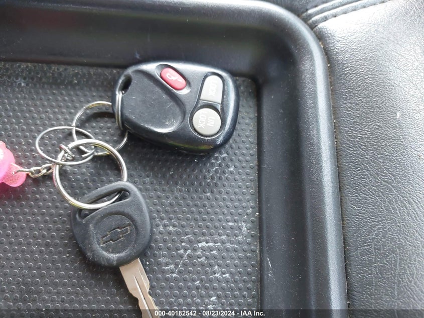 2002 Chevrolet Silverado 1500 Ls VIN: 2GCEK19T621209785 Lot: 40182542