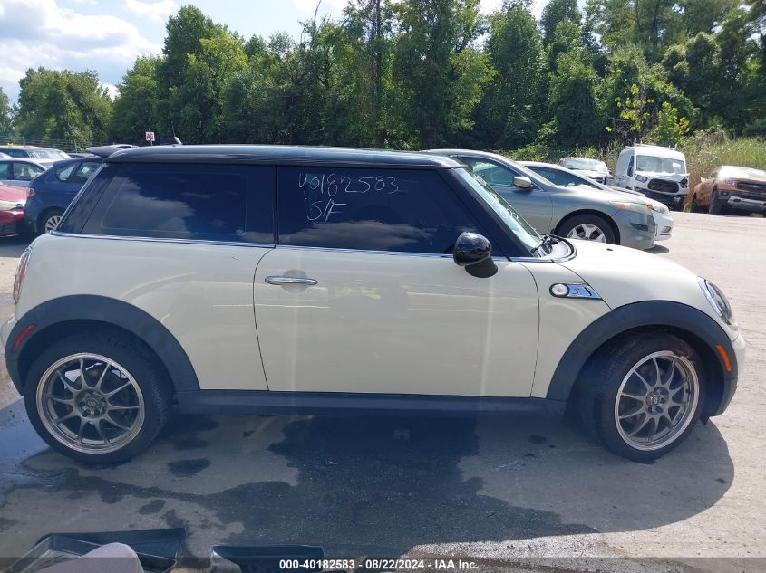 2009 Mini Cooper S VIN: WMWMF73599TW82188 Lot: 40182583