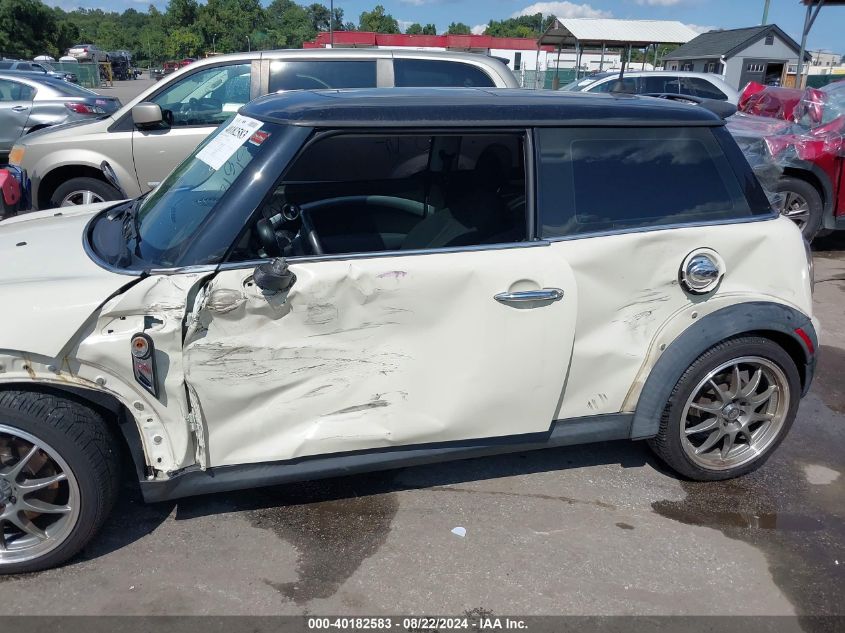 2009 Mini Cooper S VIN: WMWMF73599TW82188 Lot: 40182583