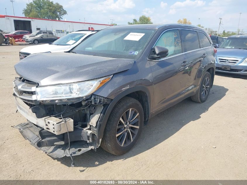 5TDJZRFH7HS444335 2017 TOYOTA HIGHLANDER - Image 2