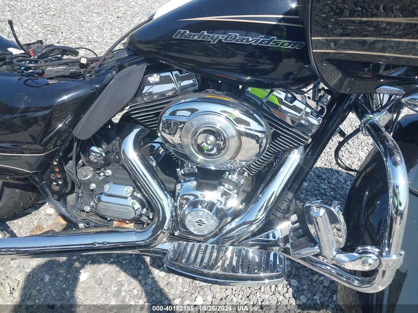 2013 HARLEY-DAVIDSON FLTRU ROAD GLIDE ULTRA - 1HD1KGM12DB657188