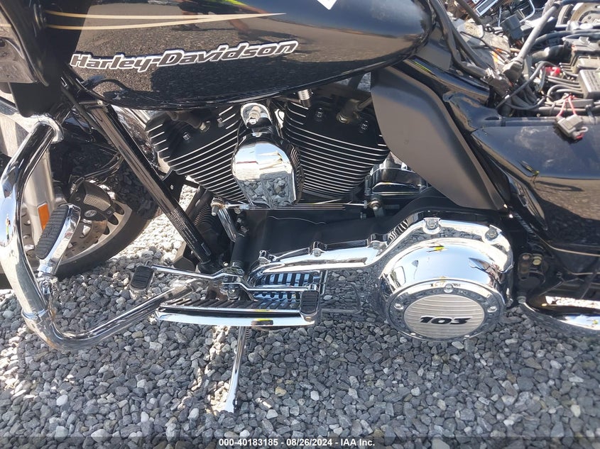 2013 HARLEY-DAVIDSON FLTRU ROAD GLIDE ULTRA - 1HD1KGM12DB657188