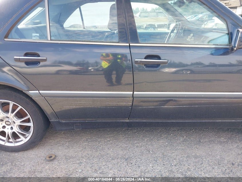 1998 Mercedes-Benz C 230 VIN: WDBHA23G7WA587092 Lot: 40184844