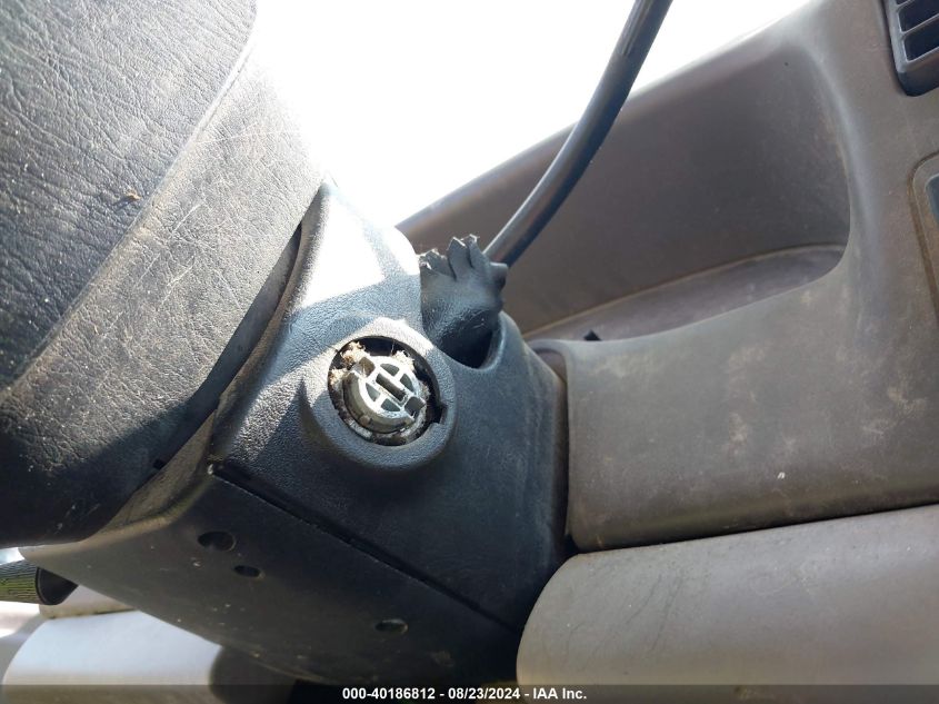 1999 Ford F-250 Lariat/Xl/Xlt VIN: 1FTNX21S5XEA73312 Lot: 40186812