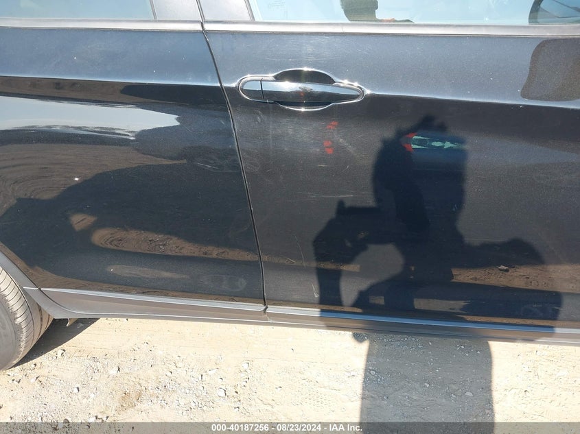 2017 BMW X3 xDrive28I VIN: 5UXWX9C3XH0T23451 Lot: 40187256