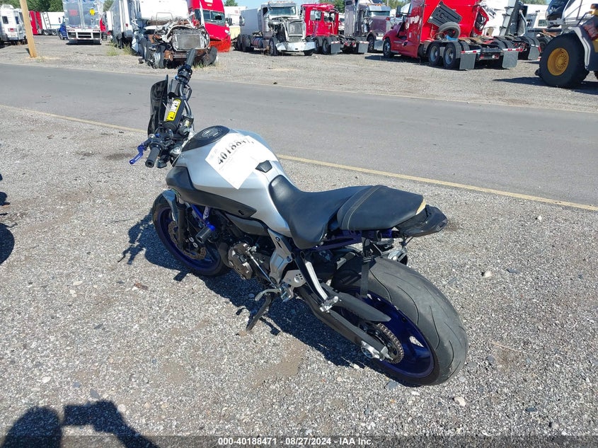 2016 YAMAHA FZ07 JYARM06E9GA009374