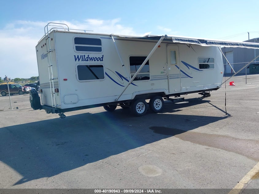 2002 Forest River Wildwood   White vin: 4X4TWDB202C036185