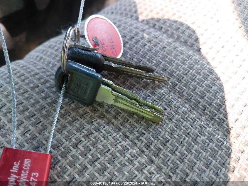 1995 Chevrolet Gmt-400 C1500 VIN: 1GCEC14Z4SZ230280 Lot: 40193194