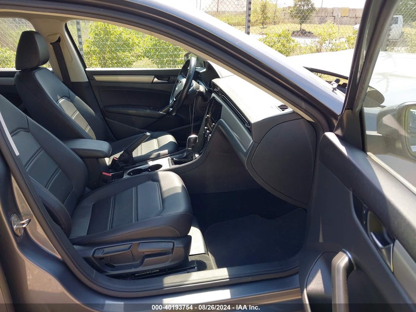 VIN 1VWSA7A36LC024990 2020 VOLKSWAGEN PASSAT 2.0T SE