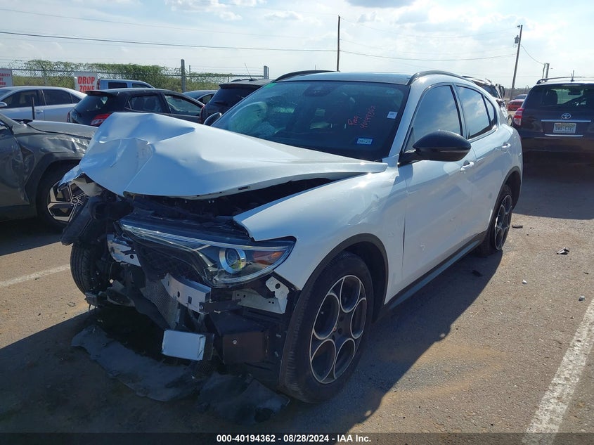 VIN ZASPAJAN3M7D00924 2021 ALFA ROMEO STELVIO RWD