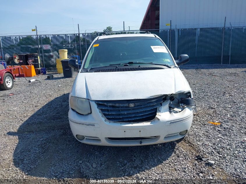 2C8GP64L55R265042 2005 Chrysler Town & Country Limited