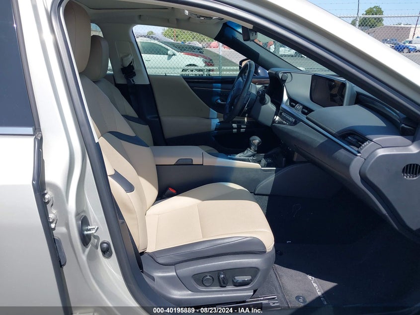 VIN 58ADA1C16MU001925 2021 LEXUS ES 300H