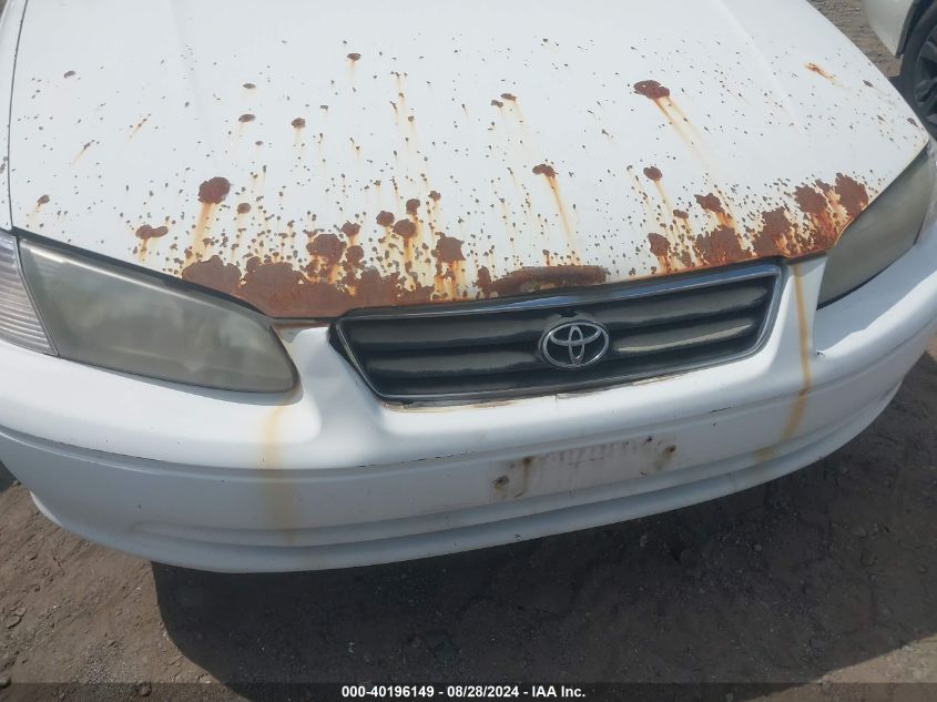 2000 Toyota Camry Le VIN: 4T1BG22K9YU947651 Lot: 40196149