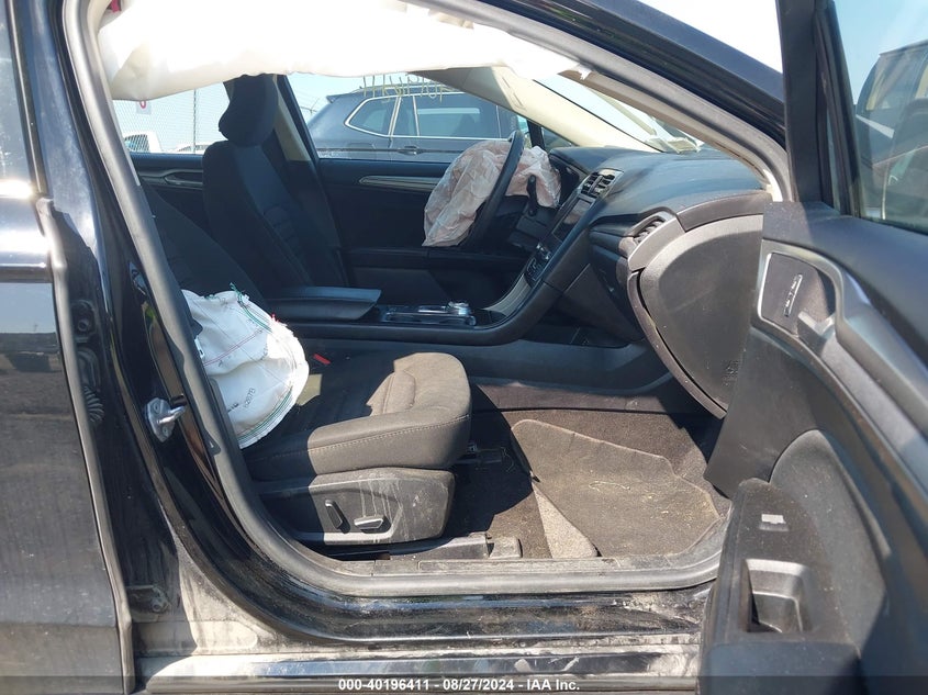 VIN 3FA6P0HD8JR283137 2018 FORD FUSION SE
